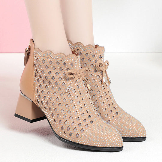 Damen Elegante Stiefeletten mit luftiger Netzstruktur und funkelnden Schmuckdetails EB