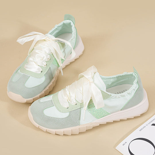 Damen Sneakers mit glänzenden Schnürsenkeln und atmungsaktivem Mesh-Obermaterial EB