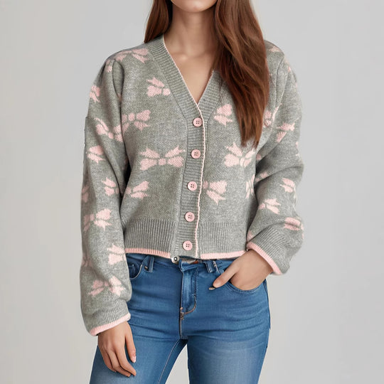Damen Strickjacke mit verspieltem Schmetterlingsmotiv und dekorativen Knöpfen EB