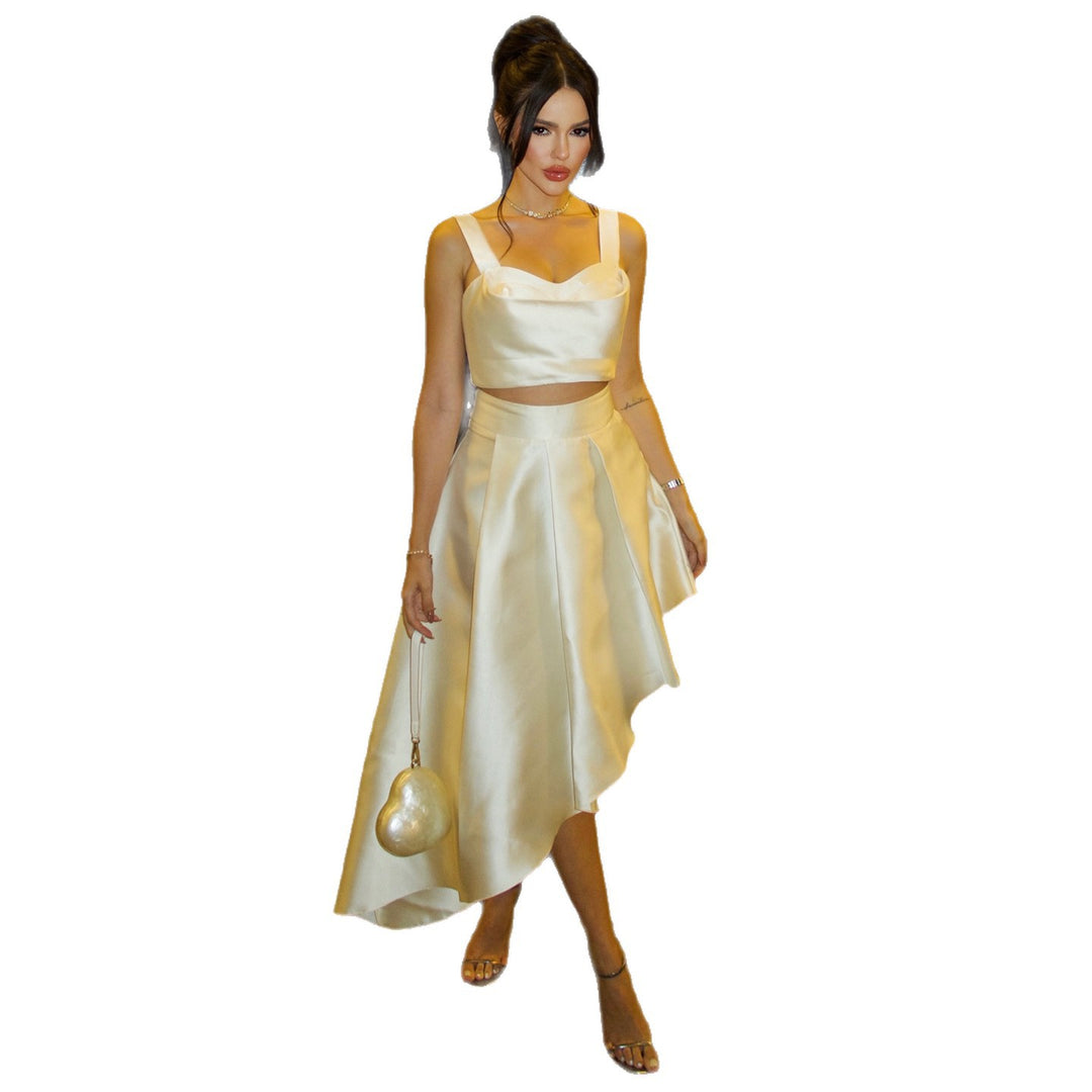 Damen Abend-Outfit mit elegantem angesagten Schnitt EB