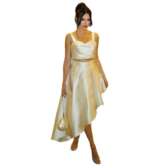 Damen Abend-Outfit mit elegantem angesagten Schnitt EB