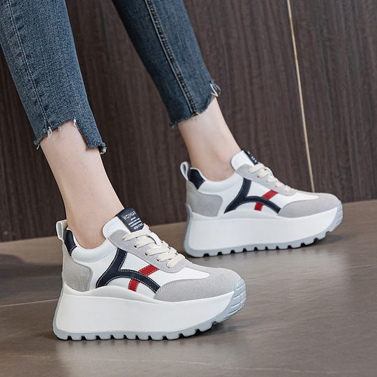 Damen Sportliche Plateau-Sneaker mit modischem Obermaterial und rutschfester Sohle EB