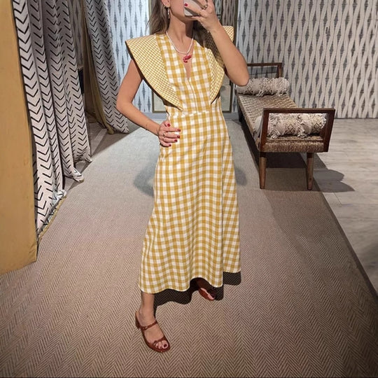 Damen Maxikleid mit V-Ausschnitt und modernen Rüschendetails EB