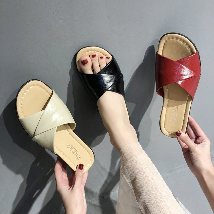 Damen nan komfortable Slipper-Pantolette mit gekreuzten Riemen und leichtem Keilabsatz EB
