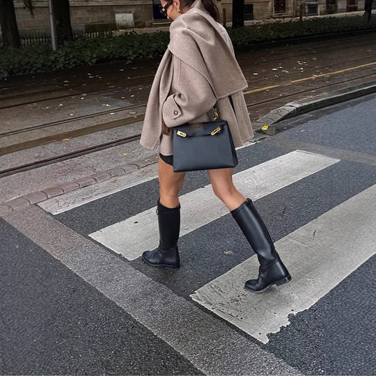 Damen modische Freizeitjacke aus hochwertigen Materialien mit praktischem Revers EB