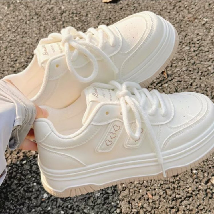 Damen Plateau-Sneaker mit modischem Herz-Design und dämpfender Sohle EB