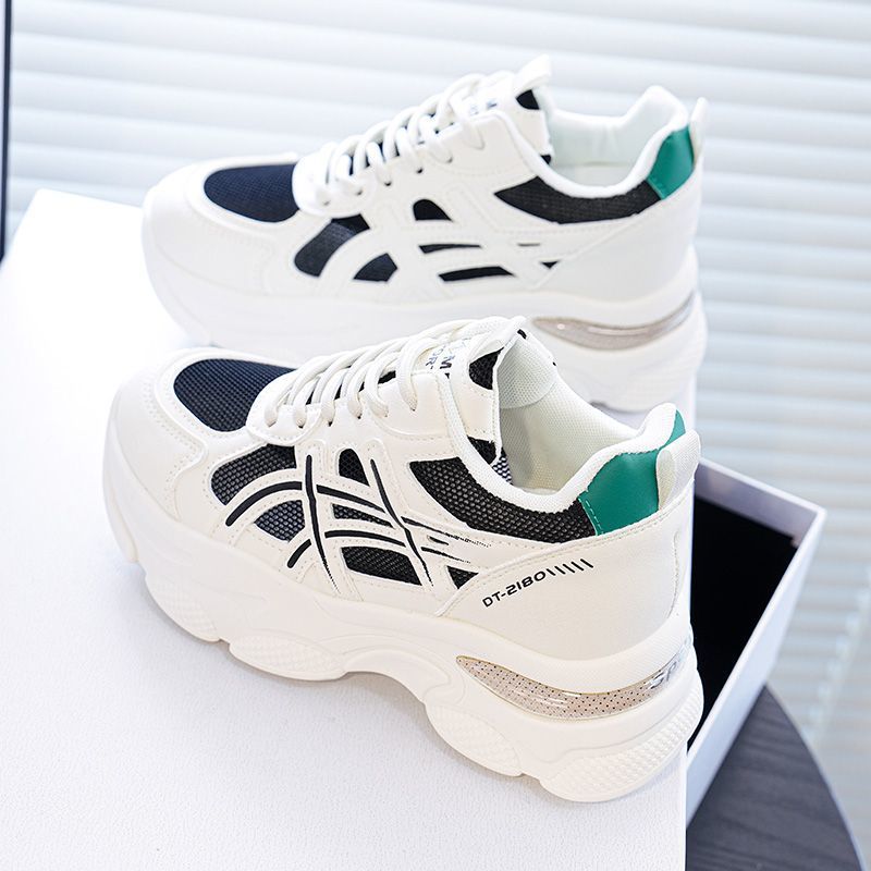Damen Sportliche Sneaker mit atmungsaktivem Mesh und dämpfender Sohle EB