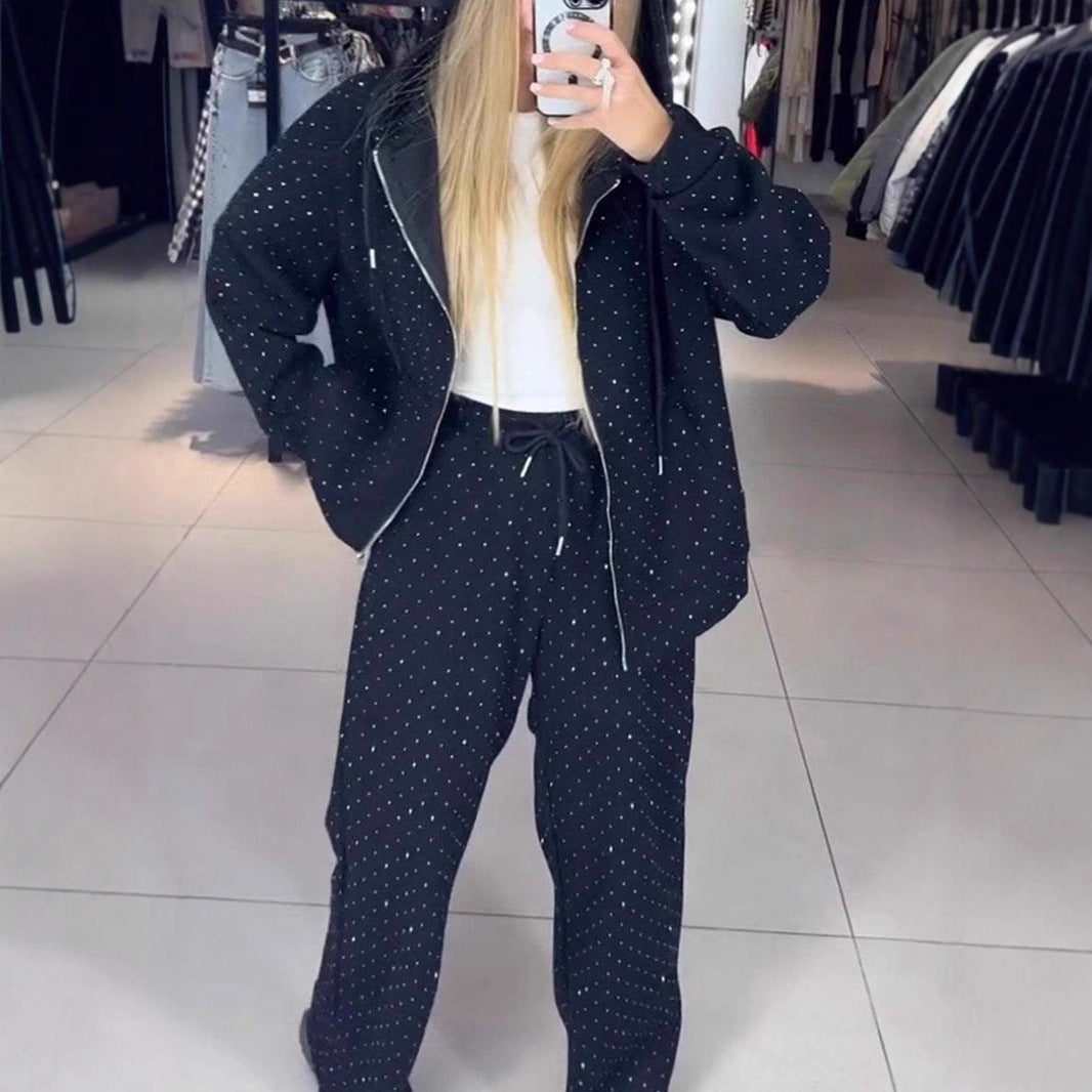 Damen Sportliches Sweat-Outfit mit Kapuze und weiter Passform EB