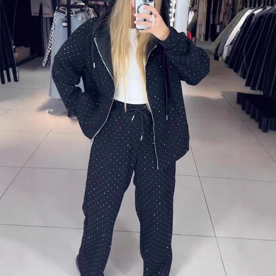 Damen Sportliches Sweat-Outfit mit Kapuze und weiter Passform EB