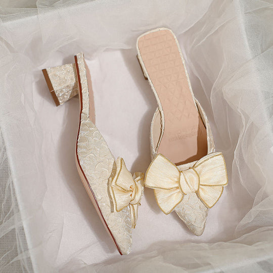 Damen elegante Mules mit besonderem Schmuckdetail EB