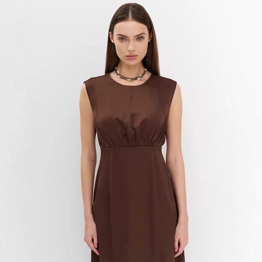 Damen Maxikleid mit elegantem Schnitt und raffinierter Taillierung EB