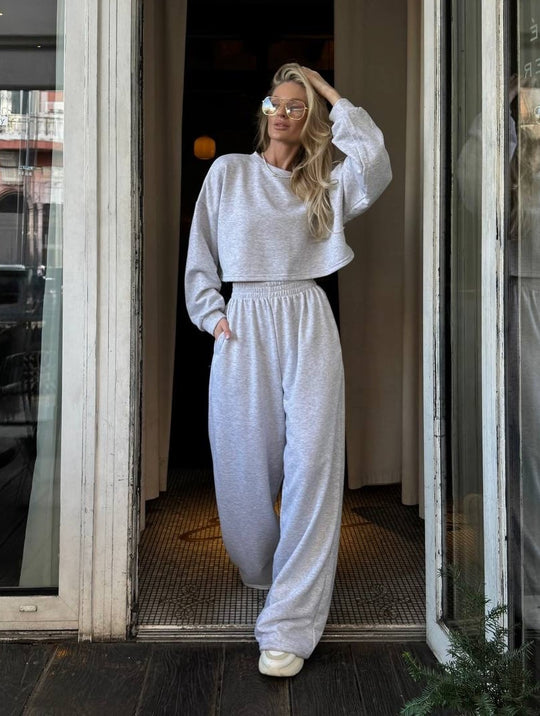 Damen Oversize-Lounge-Set mit kurzem Sweatshirt und weiter Jogginghose EB