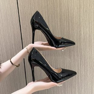 Damen elegante stiletto Pumps mit hochglänzender Oberfläche EB