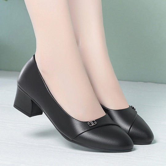 Damen elegante Pumps mit komfortablem Blockabsatz und modischem Schmuckdetail EB