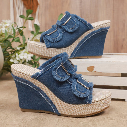 Damen Wedge-Pantoletten mit auffälligen Schnallen und fransigem Denim EB