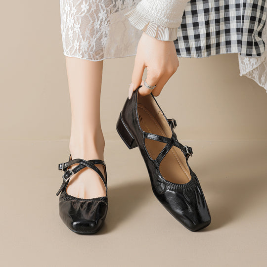 Damen Elegante Ballerinas mit verstellbarem Riemchen und komfortablem Blockabsatz EB