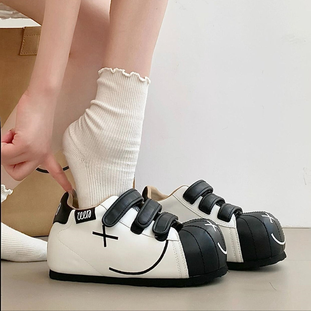 Damen Sneakers mit praktischem Klettverschluss und verspieltem Design EB