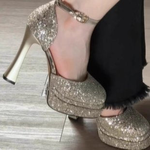 Damen Glitzernde Platin-Pumps mit hohem Absatz und verstellbarem Riemchen EB