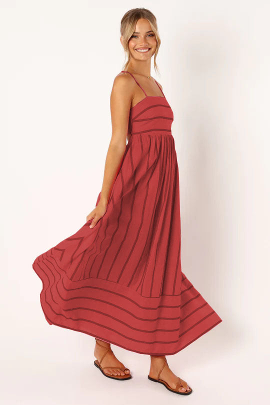 Damen Maxi-Kleid mit schmalen Spaghettiträgern und eleganten Querstreifen EB