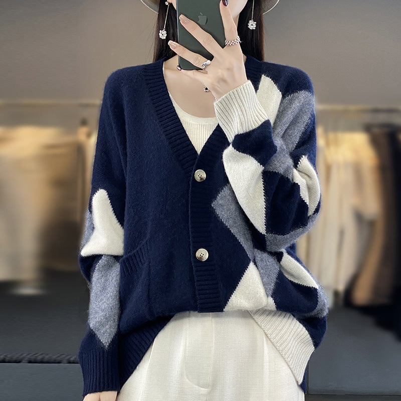 Damen Grobstrickjacke mit modernem Karomuster und praktischen Taschen EB