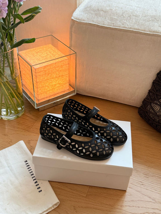 Damen klassische Ballerinas aus perforiertem Material EB