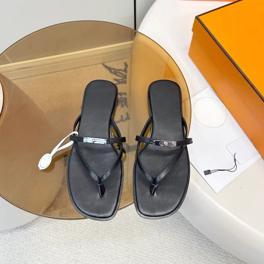 Damen Zehentrenner-Sandalen mit elegantem Riemendesign und modischer Schnalle EB
