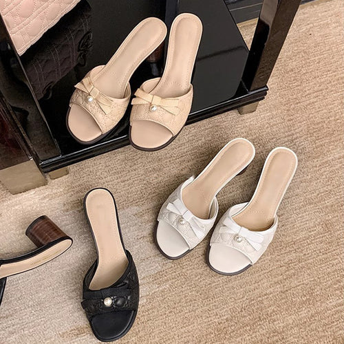 Damen modische Mules mit elegantem Perlenschmuck und komfortablem Absatz EB