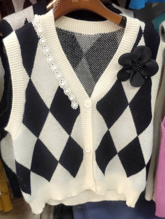 Damen Strickweste mit modernem Rautenmuster und eleganter Knopfdetail EB
