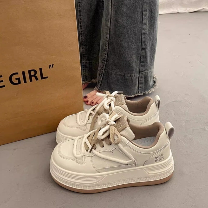Damen Sportliche Sneakers mit dämpfender Plattform und weichem Obermaterial EB