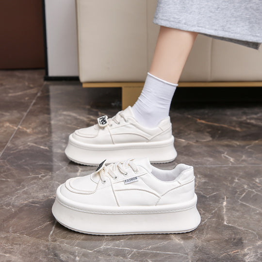 Damen Plattform-Sneaker mit modernem Design und ausgeprägtem Sohlenprofil EB