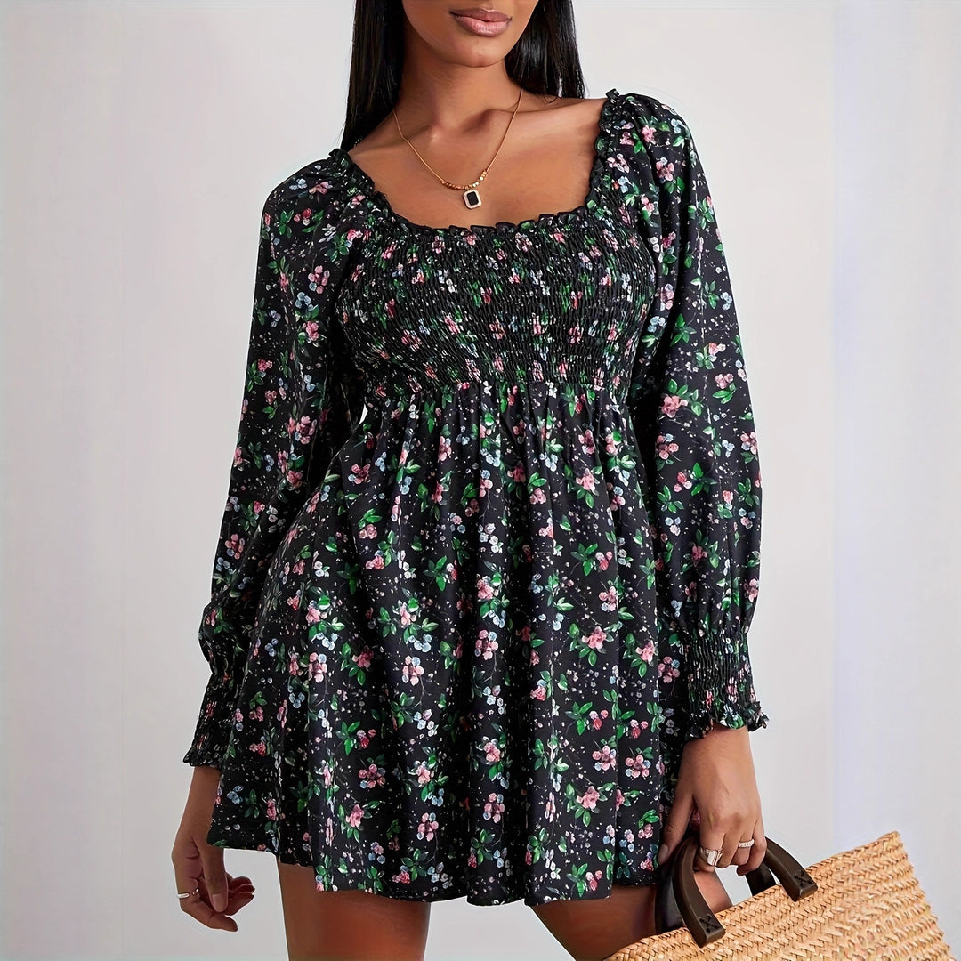 Damen Blumenkleid mit Smock-Details und schwingendem Saum EB
