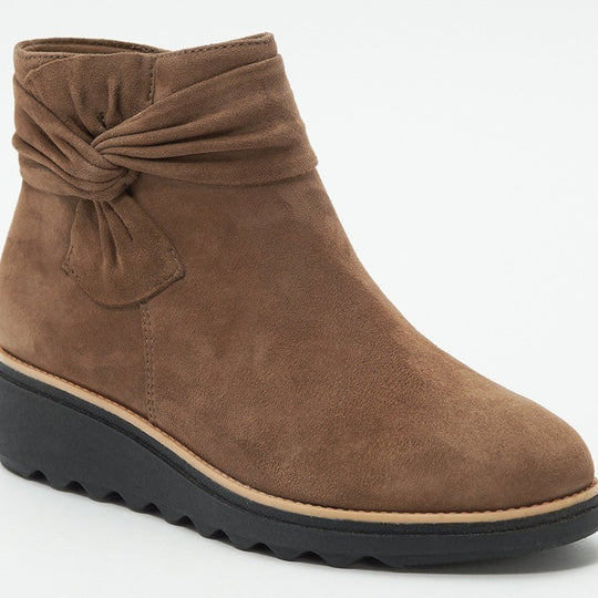 Damen Wedge-Stiefeletten mit geschmackvollem Falten-Design und rutschfester Sohle EB
