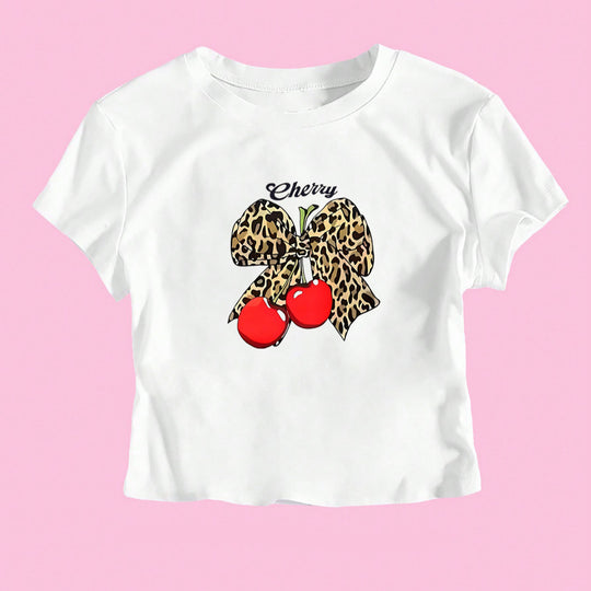 Damen Crop-T-Shirt mit verspieltem Leoparden-Schleifenmotiv und fruchtigem Print EB