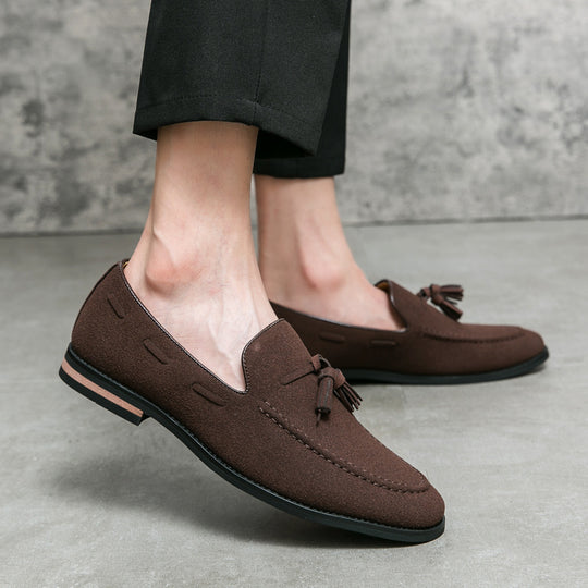 Herren Quasten-Slipper aus Veloursleder mit handgenähter Moccasinnaht und gepolstertem Lederfußbett EB