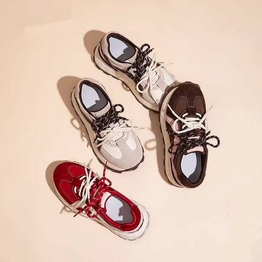 Damen Sportliche Sneakers mit hochelastischer Sohle und modischen Akzenten EB