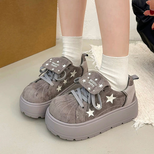 Damen Plateau-Sneaker mit modischen Sternen-Details und bequemem Klettverschluss EB