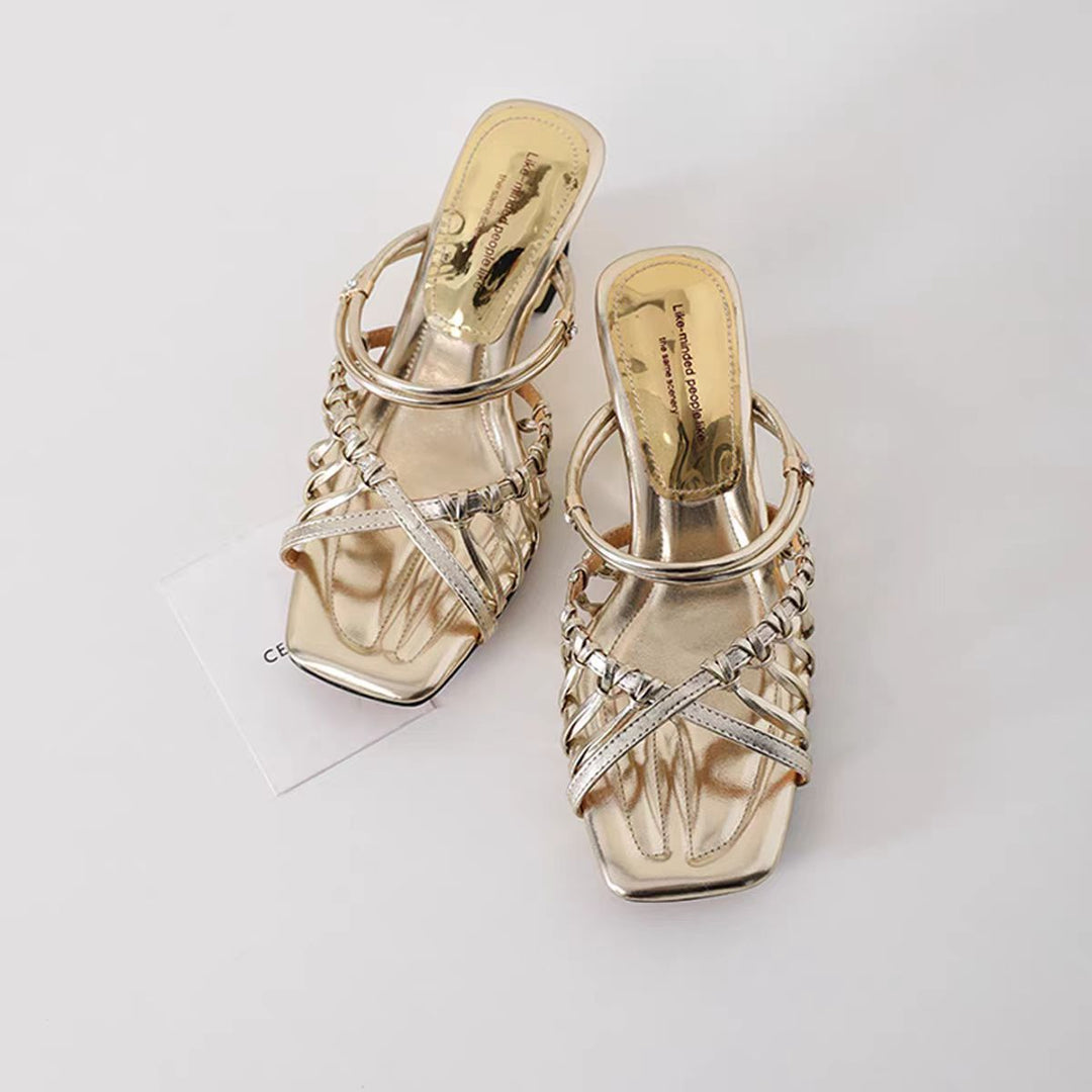 Damen Sandalen mit elegantem Riemendesign und glamourösem Glanz EB