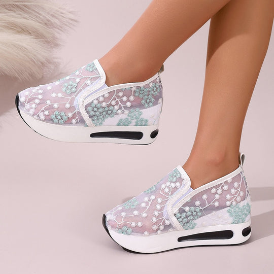 Damen Elegante und luftige Sneakers mit floraler Bestickung EB