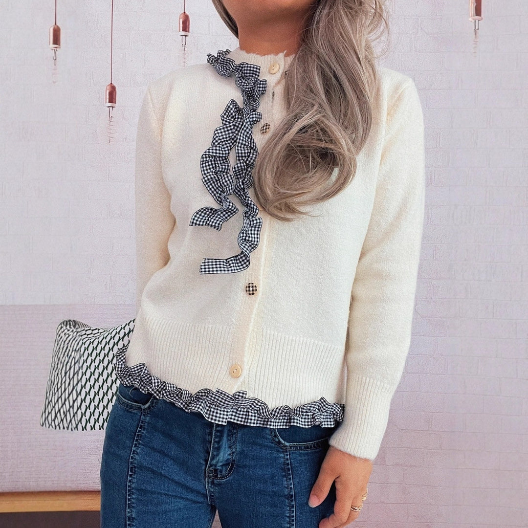 Damen Strickjacke mit romantischem Rüschenabschluss und detailverliebtem Knopfdurchzug EB