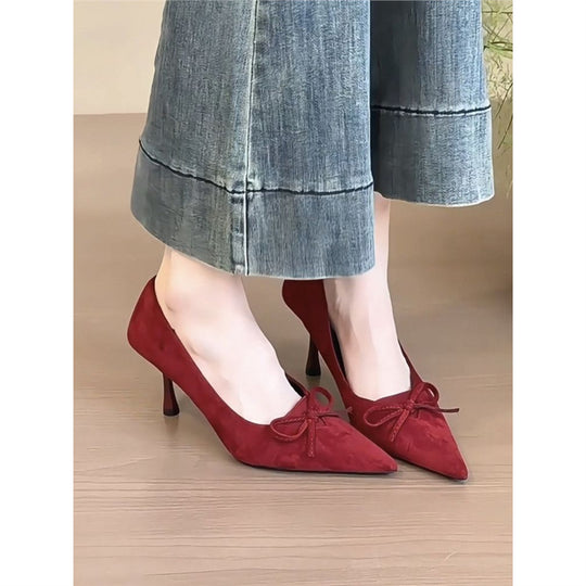 Damen spitze Pumps mit zarter Schleifenverzierung EB