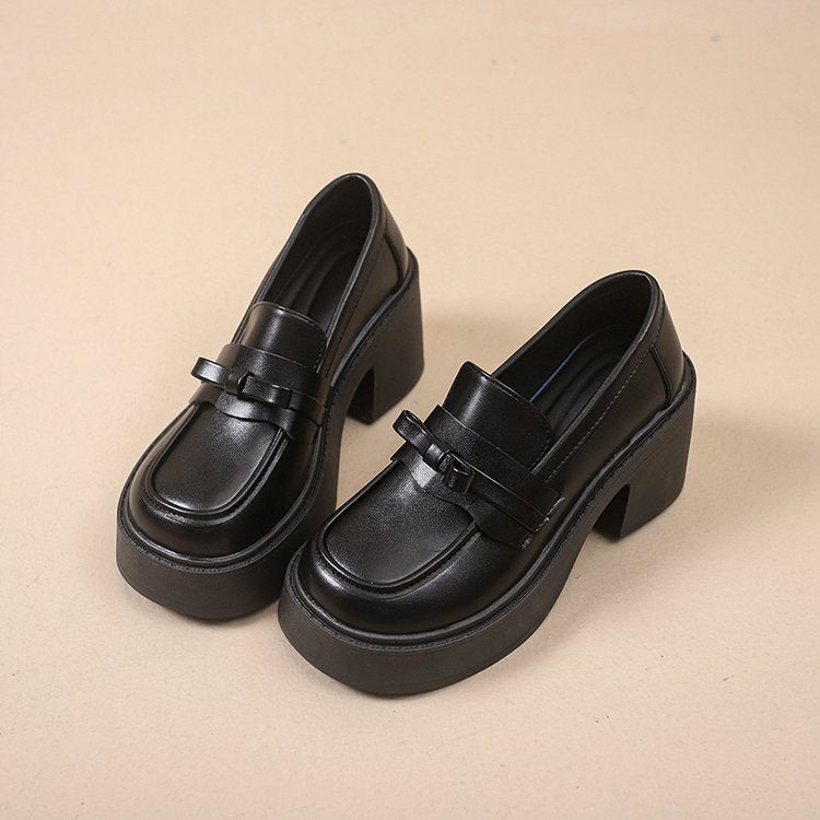 Damen elegante Lack-Mokassins mit klobigem Absatz EB