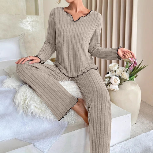 Damen Gemütlicher zweiteiliger Pyjama mit kontrastierenden Rüschen EB