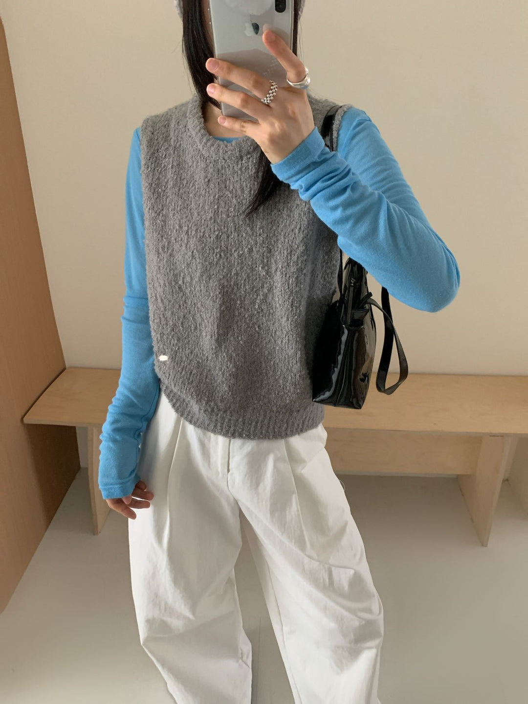 Damen Strickweste mit weichem, flauschigem Material und modernem Schnitt EB