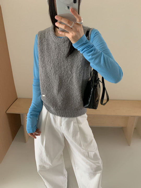 Damen Strickweste mit weichem, flauschigem Material und modernem Schnitt EB