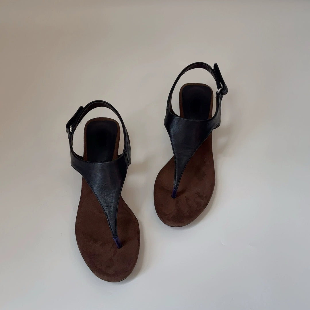 Damen Zehentrenner-Sandalen mit ergonomischem Fußbett und geschmackvollem Riemendesign EB