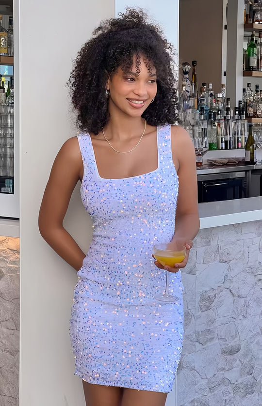 Damen figurbetontes Minikleid mit buntem Paillettenmuster und schmalem Schnitt EB