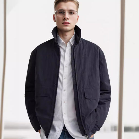 Herren urbane Utility-Jacke mit praktischen Taschen und hohem Kragen EB