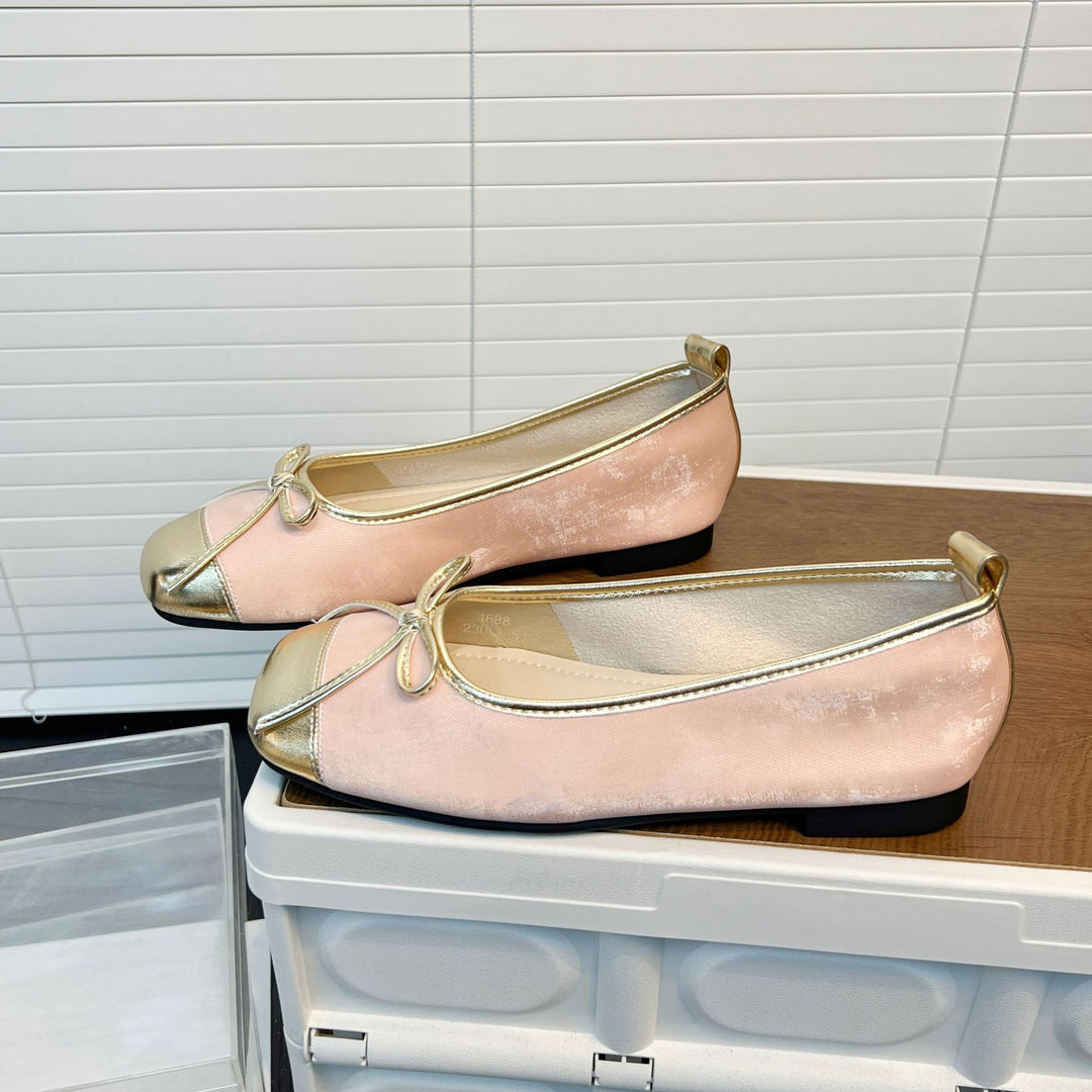 Damen Elegante Ballerinas mit hochwertiger Metallic-Oberfläche und modischem Schleifenakzent EB