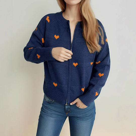 Damen Strickjacke mit Herzmotiv und modernem Reißverschluss EB