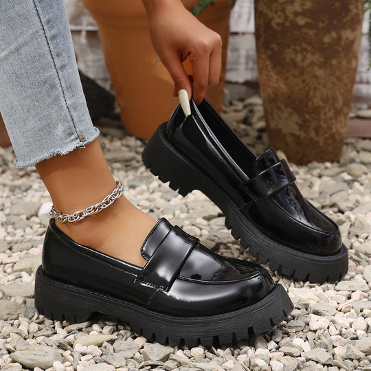 Damen Modische Lack-Mokassins mit robuster Gummisohle und dekorativem Riemen EB